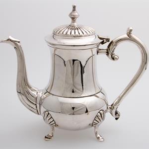 Kleine Teekanne versilbert neu und originalverpackt Modell Georg IV 