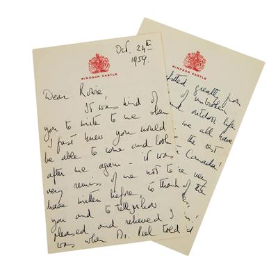 Handgeschriebener und signierter Brief von Queen Elizabeth II. (1926 – 2022) an ihre Hebamme „Rowie“,
