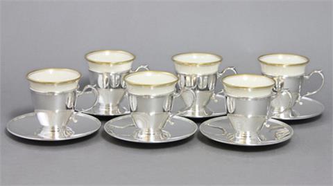 TIFFANY & CO. 6 Porzellan-Mokkatassen mit Silberhalterung und silbernen Untertassen.