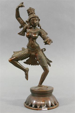 Tempeltänzerin aus Bronze, INDIEN, 20. Jh.