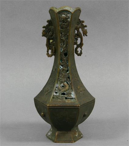 Väschen aus Bronze, CHINA, 19. Jh. oder früher