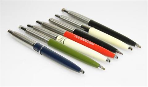 Konvolut: PARKER Schreibgeräte, 7tlg.: Vier Kugelschreiber (ohne Minen), zwei Druck-, u. ein Drehbleistift (ohne Minen).