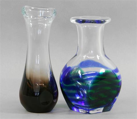 Konvolut: 2 Vasen, dickwandiges Glas, 20. Jh.