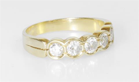 Damenring besetzt mit 5 Diamant-Brillanten zus. ca. 0,90ct, TW-W/si-p,