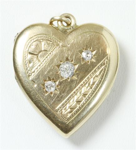 Medaillon "Herz", antik, besetzt mit drei Altschliff- Diamanten zus. ca. 0,20 ct.