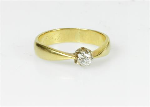 Solitär Ring, besetzt mit einem Altschliff-Diamanten ca. 0,15ct,