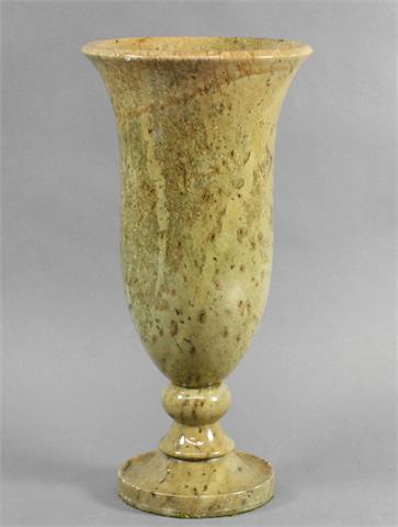 Vase, marmorierter Stein, wohl 1920/30er Jahre.