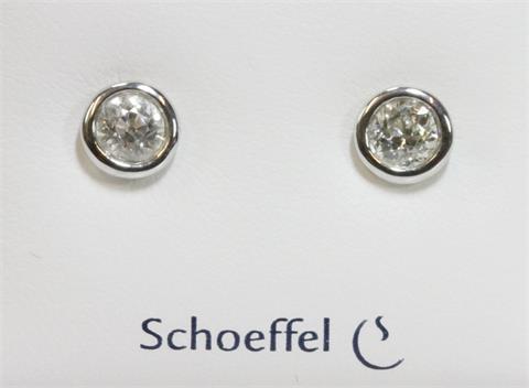 Paar Ohrstecker m. je einem Altschliff-Diamant zus. ca. 0,91ct