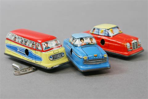 Drei Blechspielzeug-Autos, 1960er Jahre,