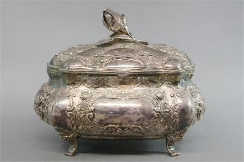 Prunkdeckeldose, HANAU, Silber (830), wohl um 1900,