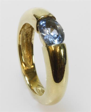 Moderner Ring. Silber vergoldet mit blauem Stein.Ringweite 55.