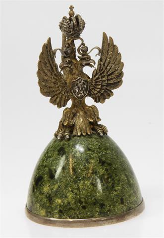 Zierobjekt aus Nephrit, RUSSLAND, 1.Hälfte 20. Jh.