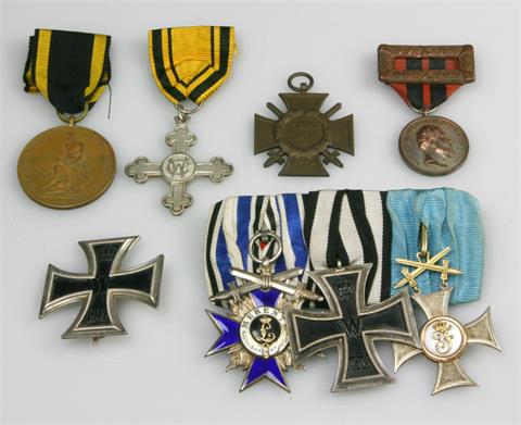 Interessantes Konvolut - U.a. diverse Orden und Auszeichnungen, dabei Ordensspange Kgr. Bayern mit Militär Verdienstorden 4.