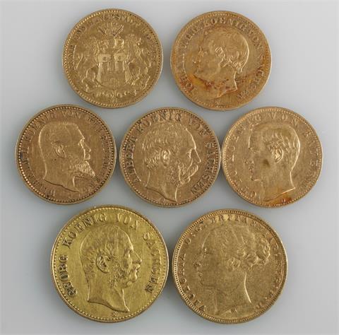 GOLD / Konvolut - 7 etwas seltenere Münzen, dabei z.b. 2 x 10 M. Sachsen, 10 M. HH, Victoria Souvereign 1879