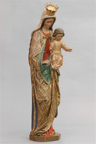 Madonna mit Jesuskind auf Plinthe, Holz polychrom gefaßt, deutsch 19. Jh.