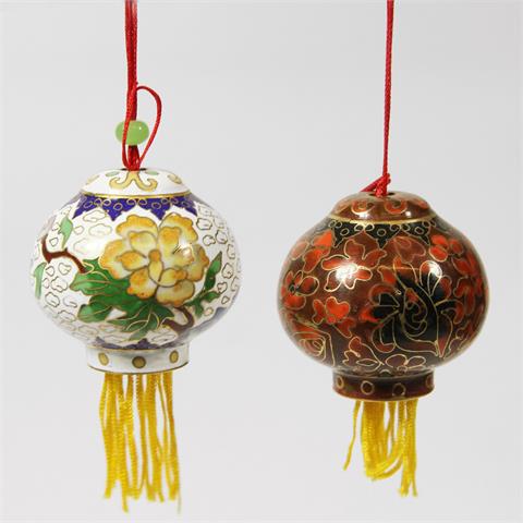 Paar Lampions aus Emaille-Cloisonné, CHINA, 20. Jh.