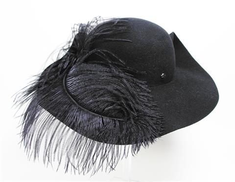 H.T.B.eleganter Hut mit Federbesatz.