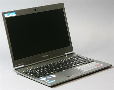 TOSHIBA Satellite Laptop Z830-10 J,