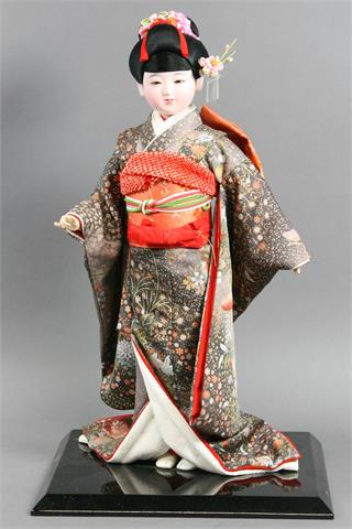 Hochdekorative japanische Puppe, 20.Jh.,