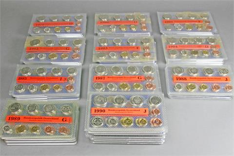BRD - Konvolut Kursmünzensätze aus 1979/90, 24 Sets,