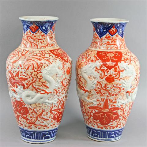 Paar Vasen. CHINA, um 1900