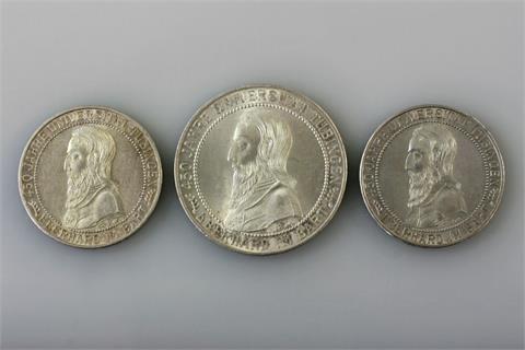 Weimarer Republik - Konvolut: 1 x 5 Reichsmark 1927 F, 2 x 3 Reichsmark 1927 F, 450 Jahre Uni Tübingen,