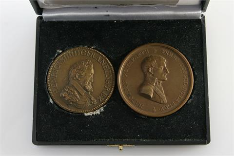 Konvolut Frankreich - 2 Medaillen: König Heinrich IV. und Napoleon Bonaparte,