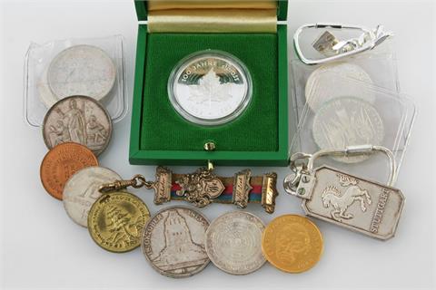 Kleines Konvolut aus Münzen, Medaillen und weiterem, dabei u.a. 4 x 10 DM,