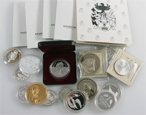 Fundgrube Münzen und Medaillen, dabei San Marino 1000 und 500 Lire 1993