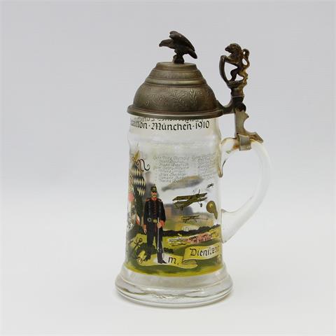 Andenkenkrug aus Glas, wohl nach altem Vorbild, bez. '1. Bayerisches Luftschiffer-Bataillon München 1910',