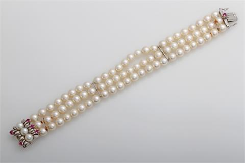 Perlarmband 3 reihig, Goldschließe besetzt mit Perlen, Rubine.