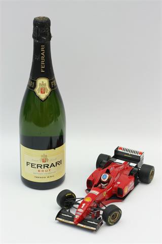 1 Flasche Ferrari Brut Metodo Classico Trento D.O.C. mit Ferrari Modellauto 1996.