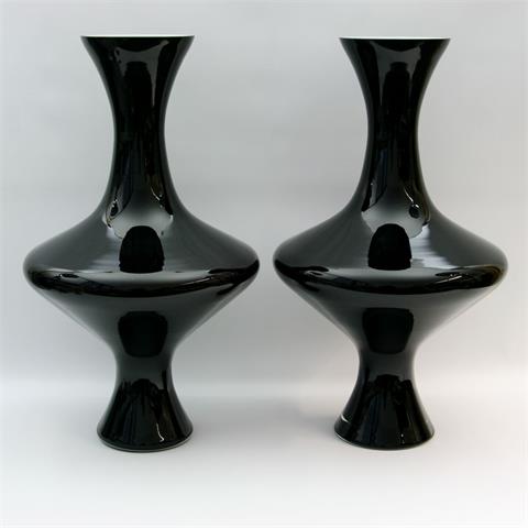 Paar große Design-Vasen,