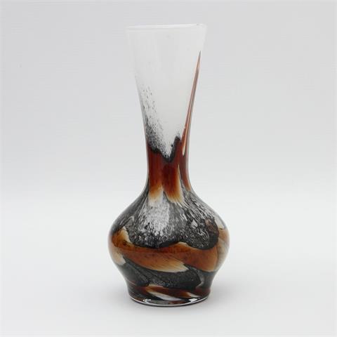 Vase, transparent Glas mit farbigem Innenfang, 20./21. Jh.