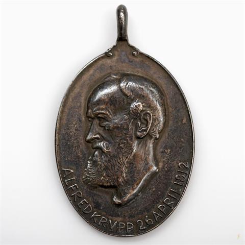 Medaille - 'Alfred Krupp 26. April 1812' von H. Hahn.