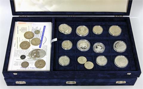Silber / Deutschland / Alle Welt - Insgesamt ca. 900 gr. Feinsilber in Münzen und Medaillen, darunter einige Euro- und