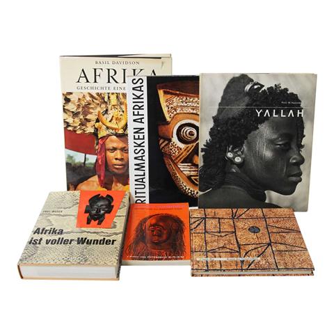 Konvolut: 6 Bücher über Afrika (Völkerkunde und Kunst)