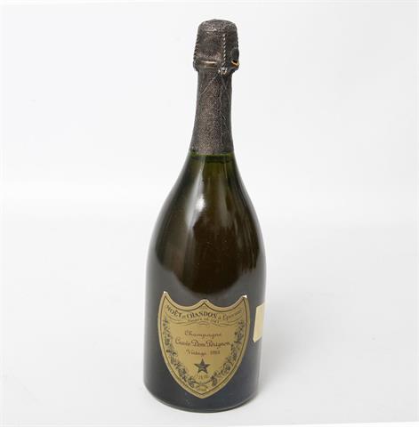 1 Flasche MOET et CHANDON Champagne Vintage 1983.