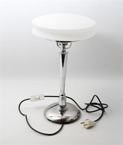Tischlampe im Bauhaus-Stil,