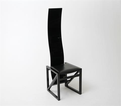 Designer-Lehnstuhl, Holz schwarz lackiert, wohl Italien 1980/90er Jahre.