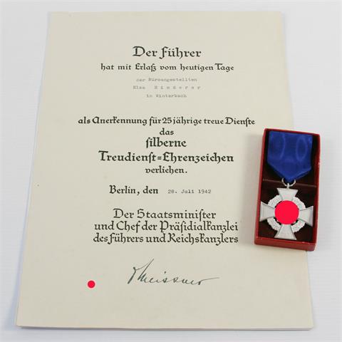 Silbernes Treudienst-Ehrenzeichen mit Etui,