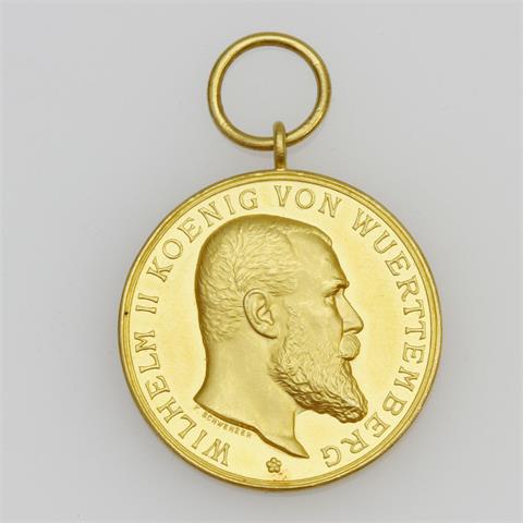Württemberg - Tragbare goldene (986/1000) Militärverdienstmedaille o. J. v. Schwenzer,