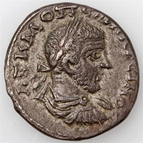 Römisches Kaiserreich / Macrinus (217-218) - Tetradrachme, Syrien, 217-218, Büste des Macrinus nach rechts / Adler nach links,