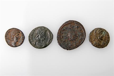 Römisches Kaiserreich - Konvolut aus 4 Bronzemünzen: 1 x Gallienus, 2 x Constantius II und 1 x Valentianus I.,