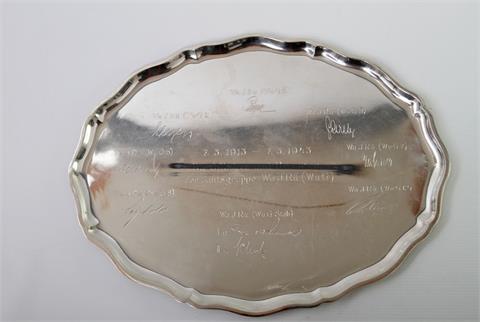 Seltene ovale Silberplatte der 'Amtsgruppe für industrielle Rüstung (WaJRü)', versehen mit zahlreichen Gravuren als