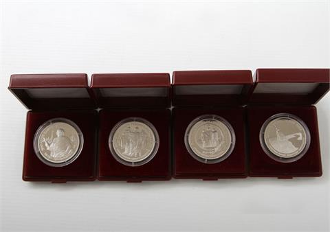Russland / Palladium - 4 Münzen: 25 Rubel 1988 (l), Standbild Grossherzog Vladimirs + 25 Rubel 1989 (l), Ivan III. auf Thron +