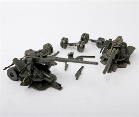 RMM Roskopf Miniaturmodelle zweier russische Panzer,