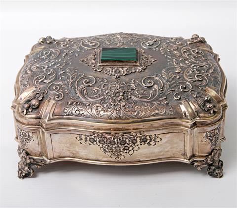 Prunkvolle Schatulle im Barockstil, Silber (800/Gesamtgewicht ca. 1538 g), wohl um 1900.
