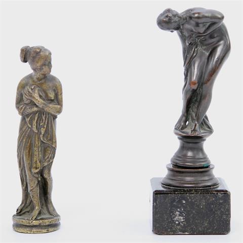 Zwei kleine Skulpturen "Venus im Bad", 20. Jh.