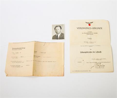 III. Reich - Konvolut: Verleihungs-Urkunde über das Erdkampfabzeichen der Luftwaffe,